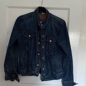 Women’s Collarless Levi Denim Jacket